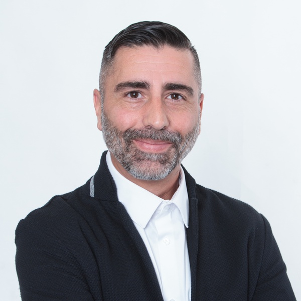 Julien Mondejar consultant immobilier chez efficity