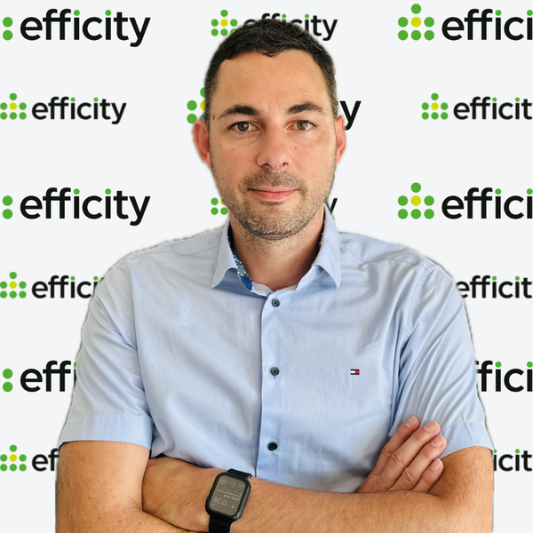Julien Person consultant immobilier chez efficity