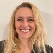 Rose Benchabbi consultant immobilier chez efficity