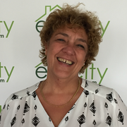 Soraya Peschaud consultant immobilier chez efficity