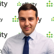 Victor Douzi-Varvou consultant immobilier chez efficity
