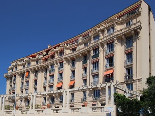 appartement 3 pièces - 90m2 à Nice (06100)