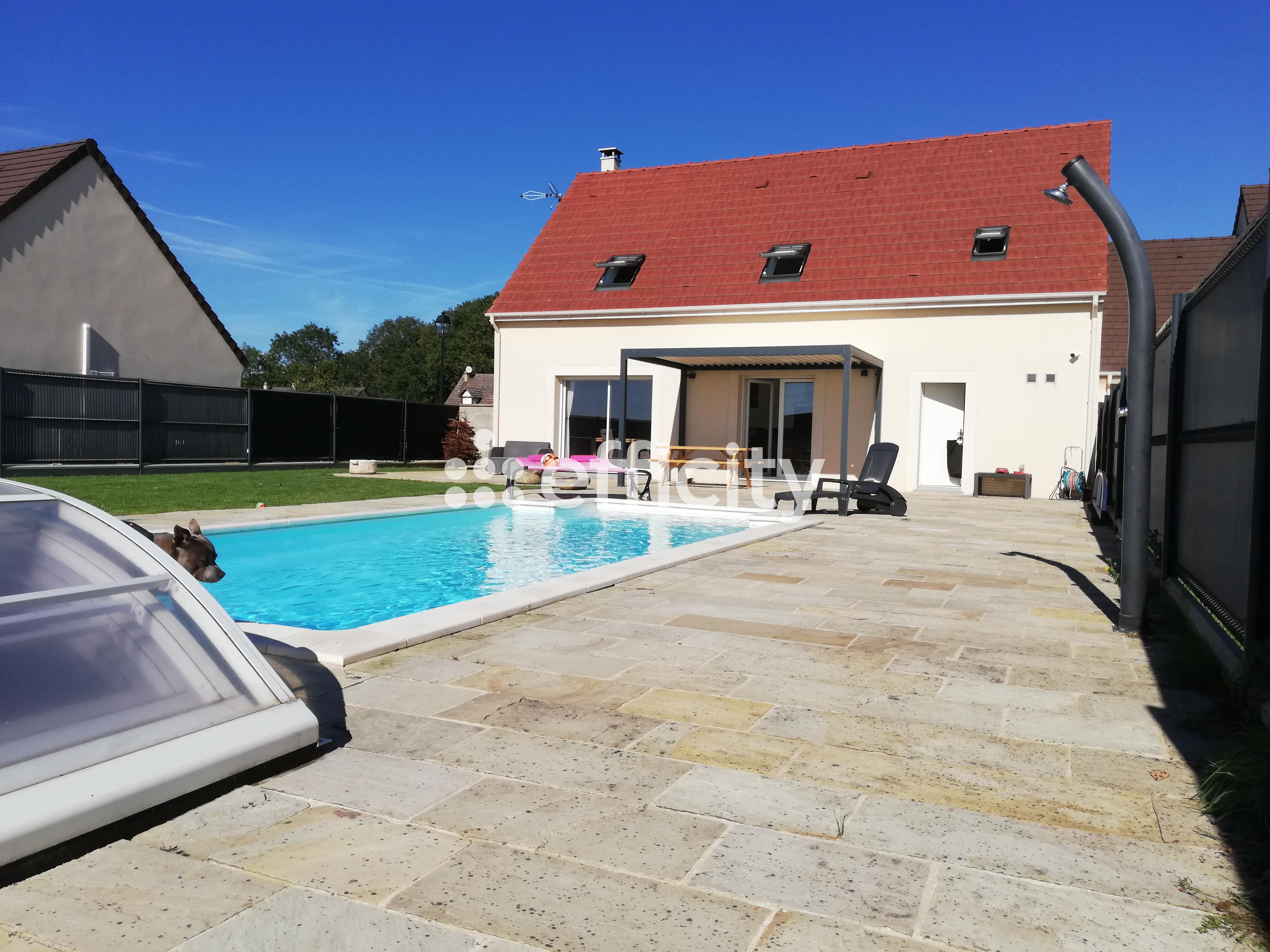 Achat immobilier Maison 6 pièces  150m2 à Auneau-Bleury-Saint-Symphorien (28700) - Photo n°1