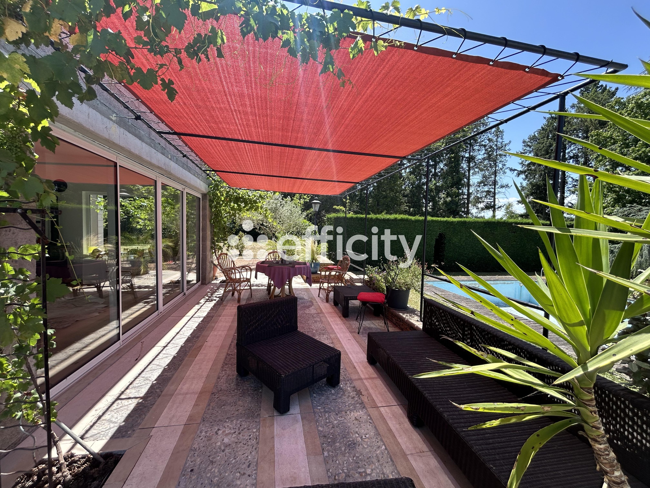 maison 9 pièces - 270,0m2 à Commelle-Vernay (42120)