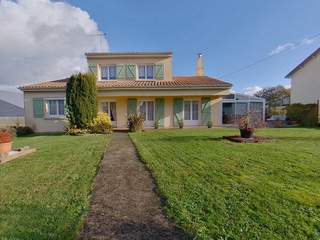 maison 8 pièces - 165m2 à Les Achards (85150)