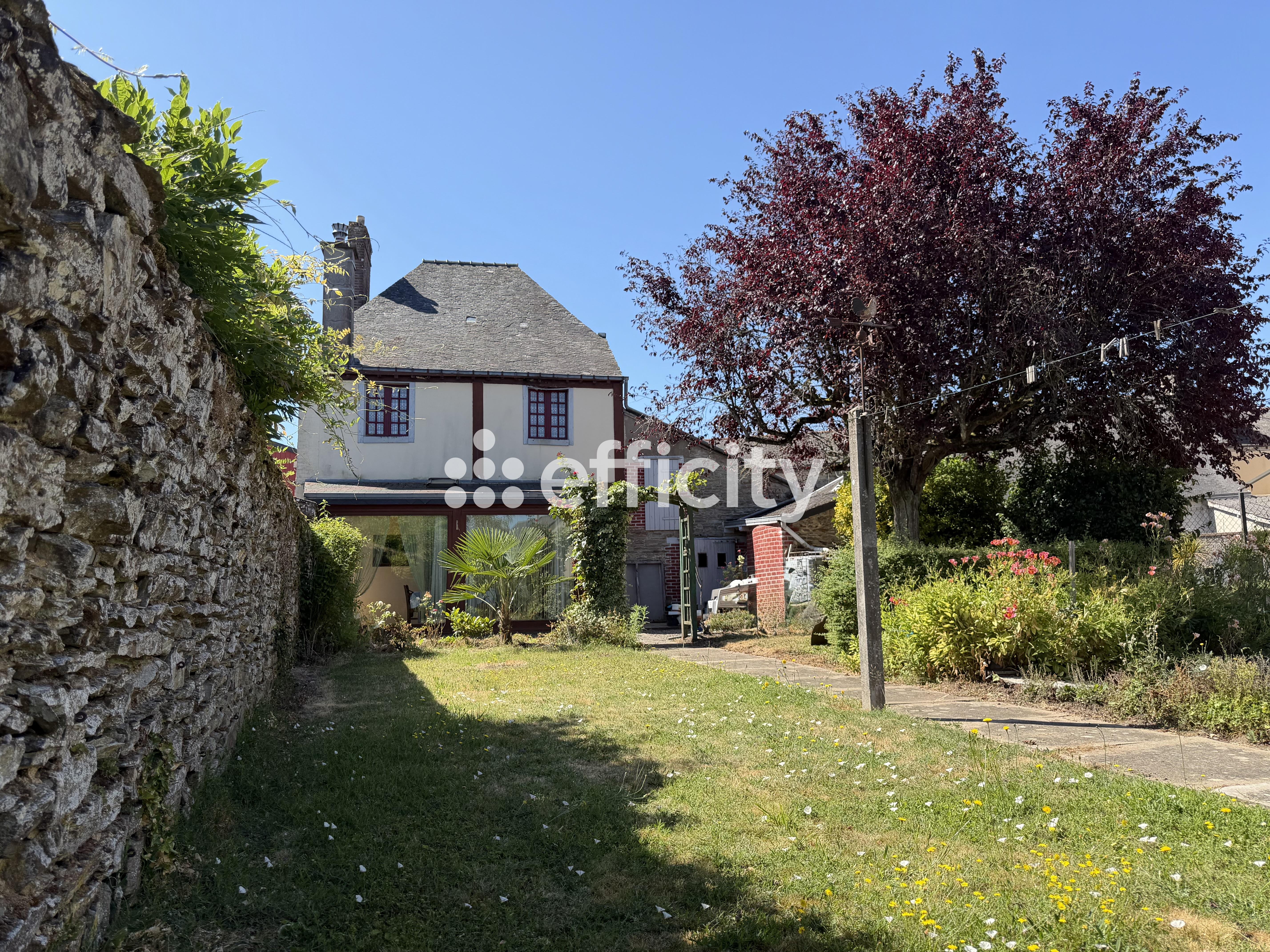 Maison 5 pièces 95 m² · à La Guerche-de-Bretagne · 95 m² · 99 000 €