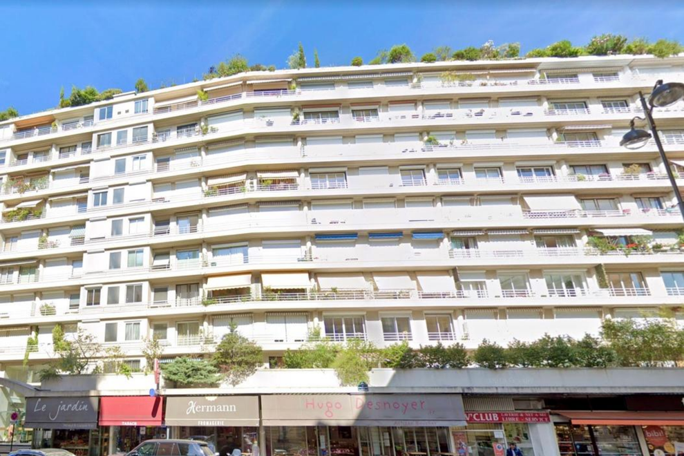 appartement 6 pièces - 150m2 à Paris (75016)