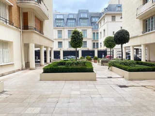 appartement 2 pièces - 65m2 à Paris (75116)