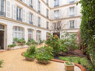appartement 3 pièces - 95m2 à Paris (75008)