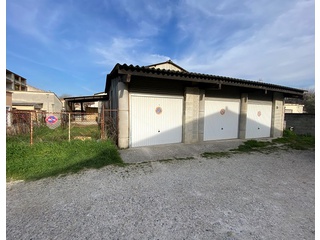parking  - 436m2 à Valréas (84600)