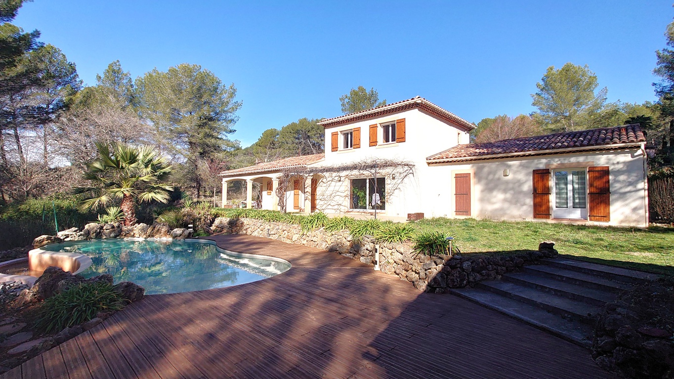 maison 5 pièces - 251m2 à Draguignan (83300)