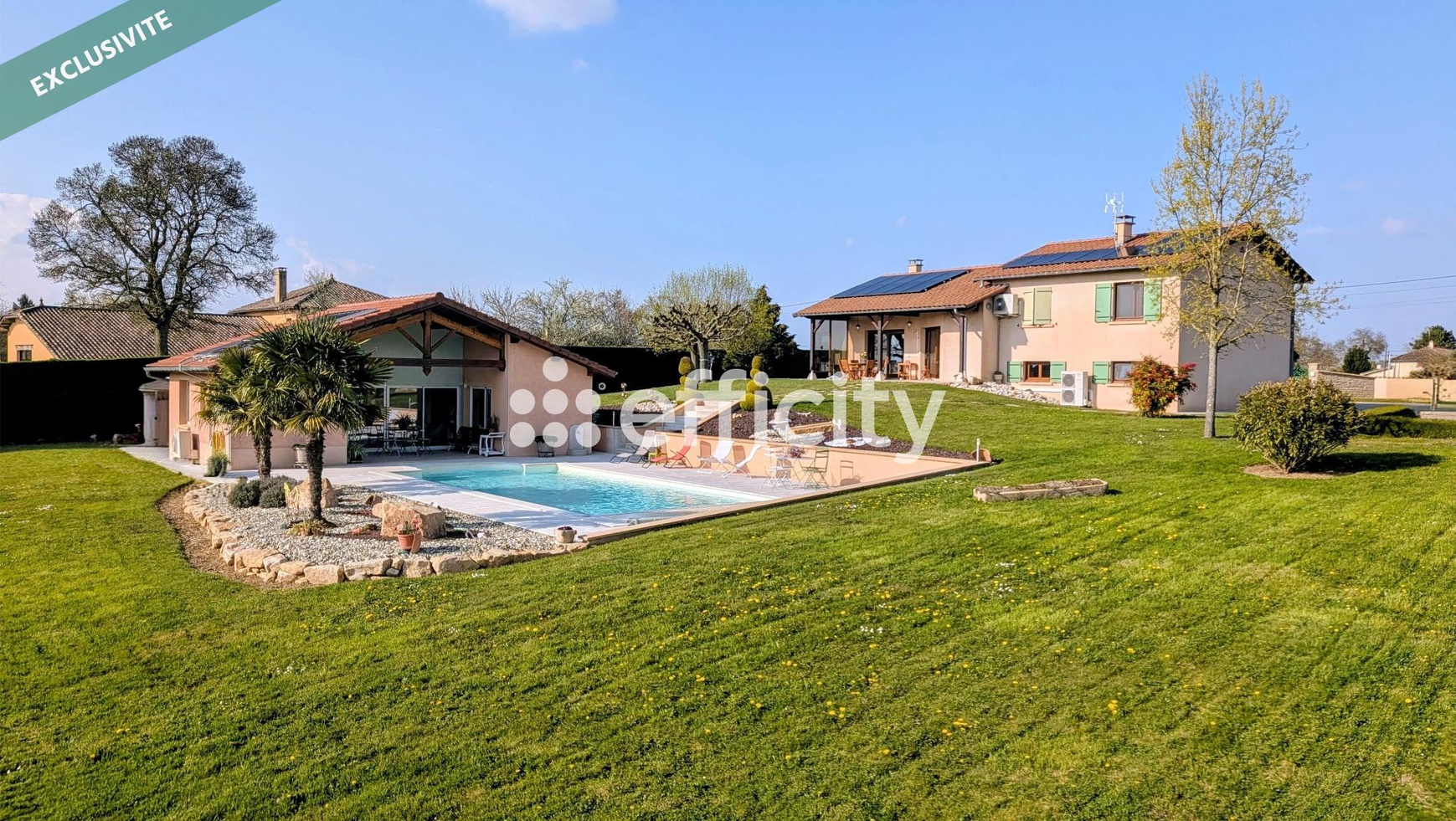 Achat immobilier Maison 8 pièces  179m2 à Saint-Jean-sur-Veyle (01290) - Photo n°1