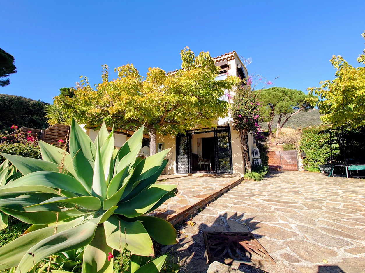 maison 3 pièces - 92,5m2 à Le Lavandou (83980)