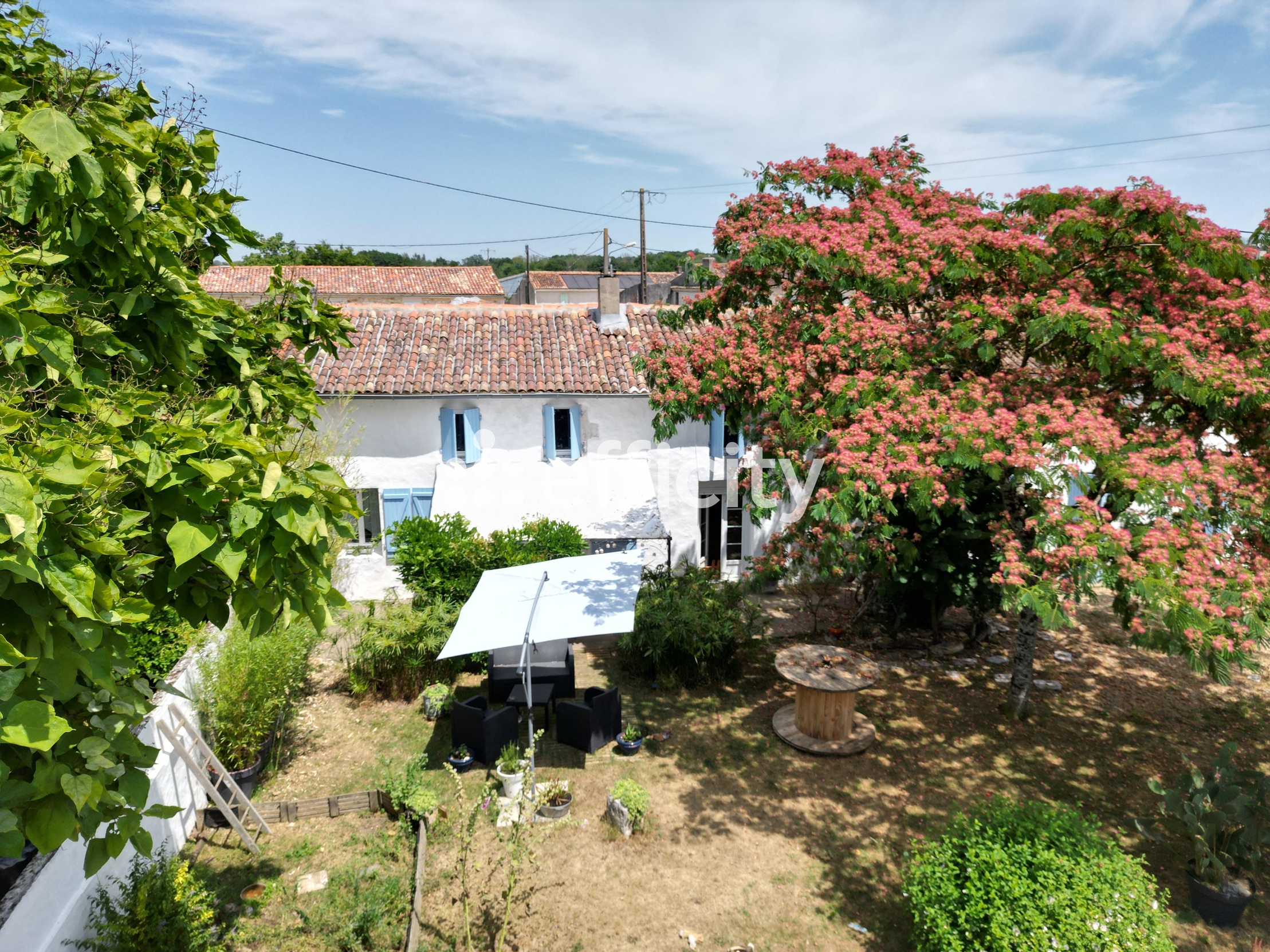 maison 10 pièces - 260,0m2 à Saint-André-de-Lidon (17260)