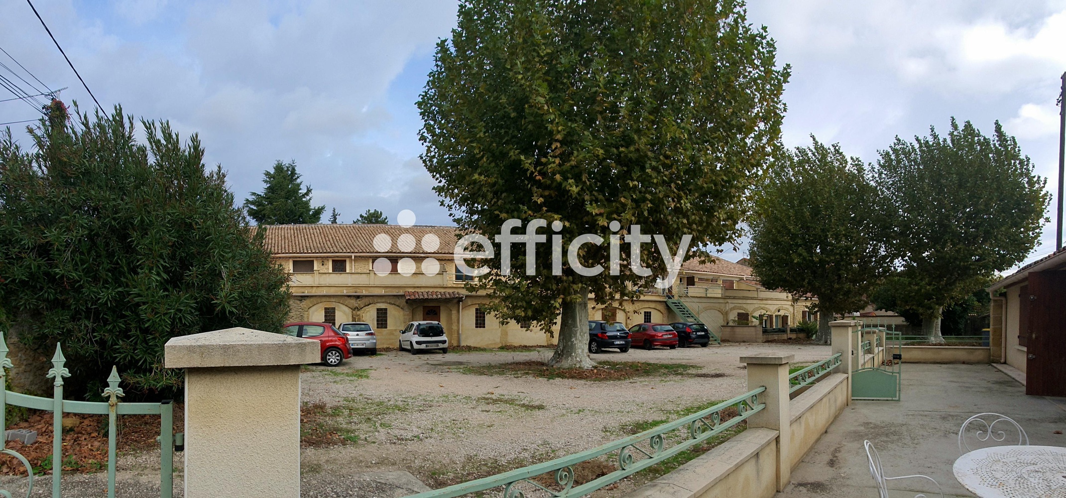 immeuble  - 1900m2 à Roquemaure (30150)