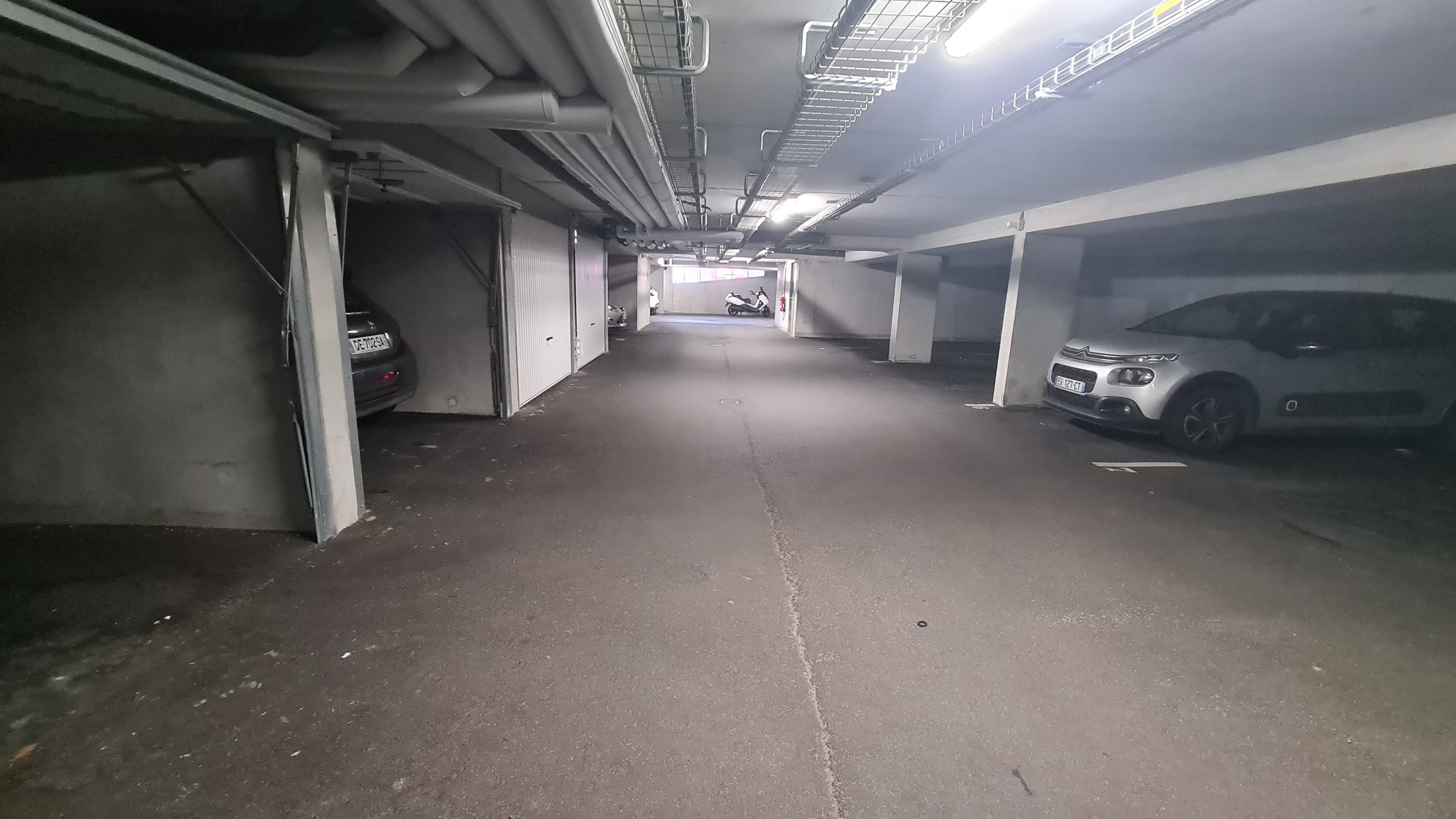 parking  - 15m2 à Paris (75015)