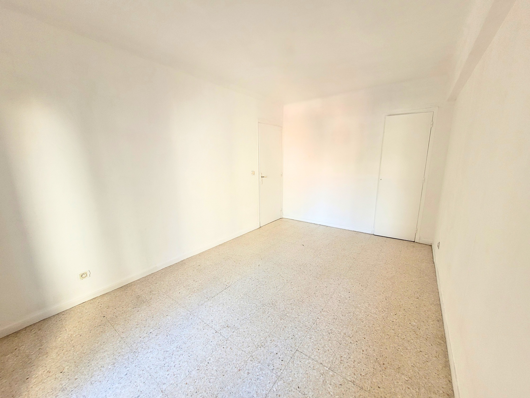 Achat immobilier Appartement 2 pièces  52m2 à Nice (06300) - Photo n°10