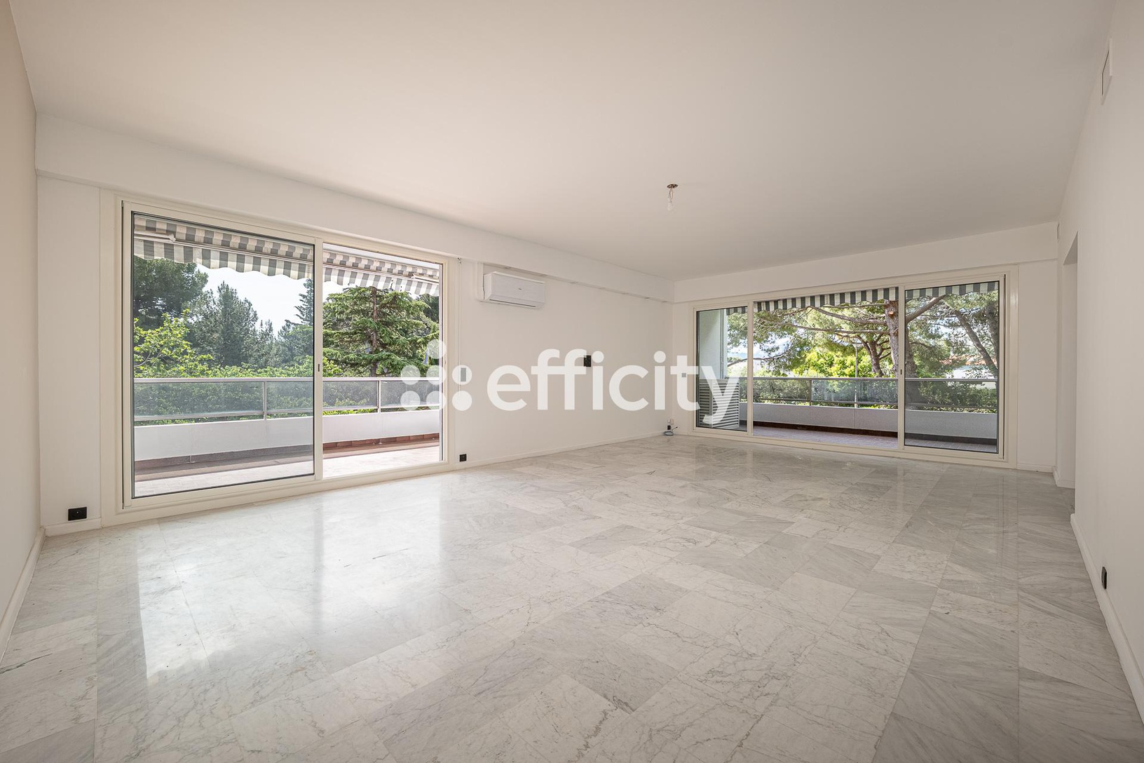 Achat immobilier Appartement 4 pièces  167m2 à Marseille (13008) - Photo n°1
