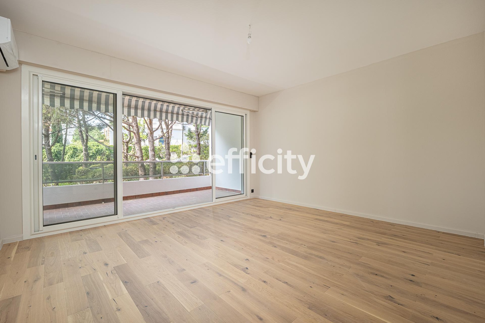 Achat immobilier Appartement 4 pièces  167m2 à Marseille (13008) - Photo n°7