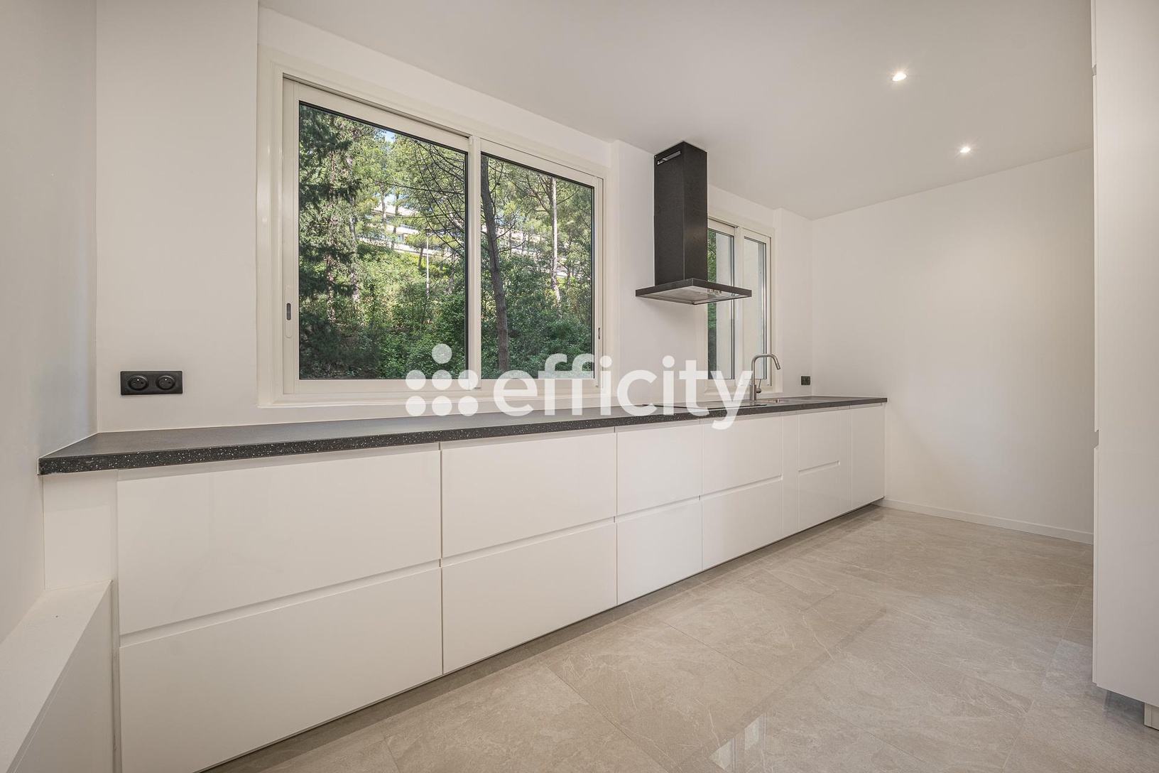 Achat immobilier Appartement 4 pièces  167m2 à Marseille (13008) - Photo n°5