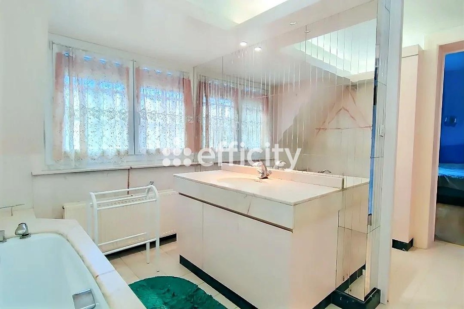 Achat immobilier Maison 10 pièces  255m2 à Seclin (59113) - Photo n°18