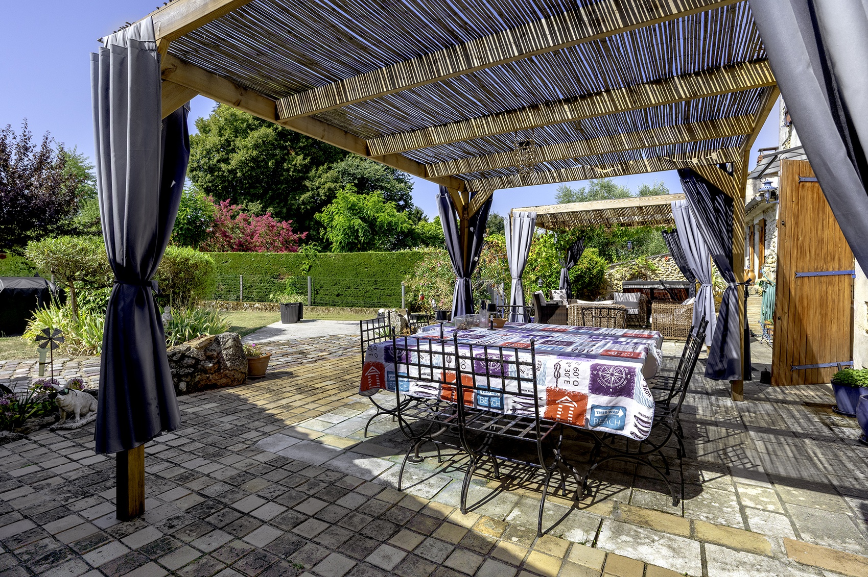 Achat immobilier Maison 8 pièces  260m2 à Saint-Selve (33650) - Photo n°5