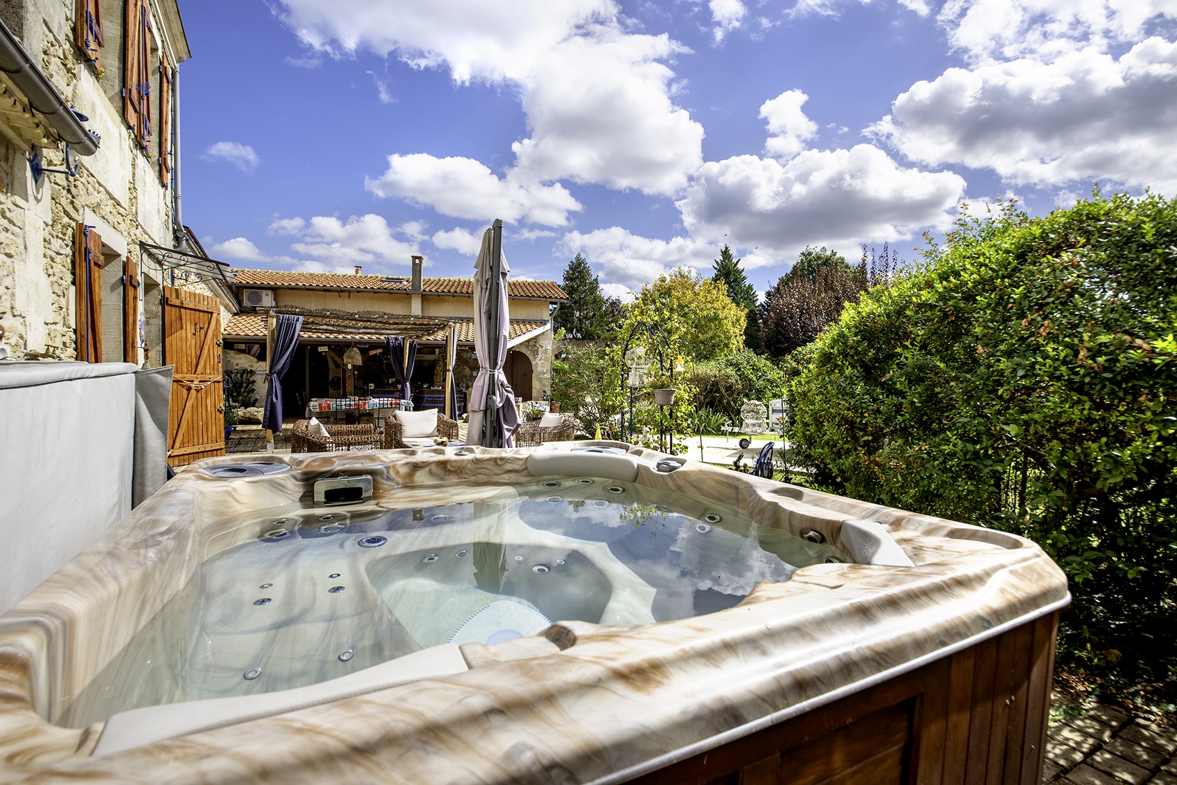 Achat immobilier Maison 8 pièces  260m2 à Saint-Selve (33650) - Photo n°4