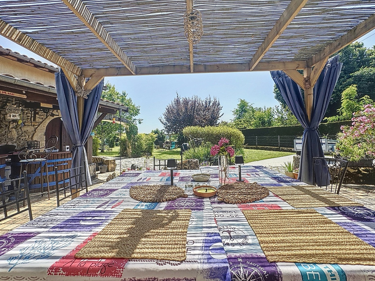 Achat immobilier Maison 8 pièces  260m2 à Saint-Selve (33650) - Photo n°6