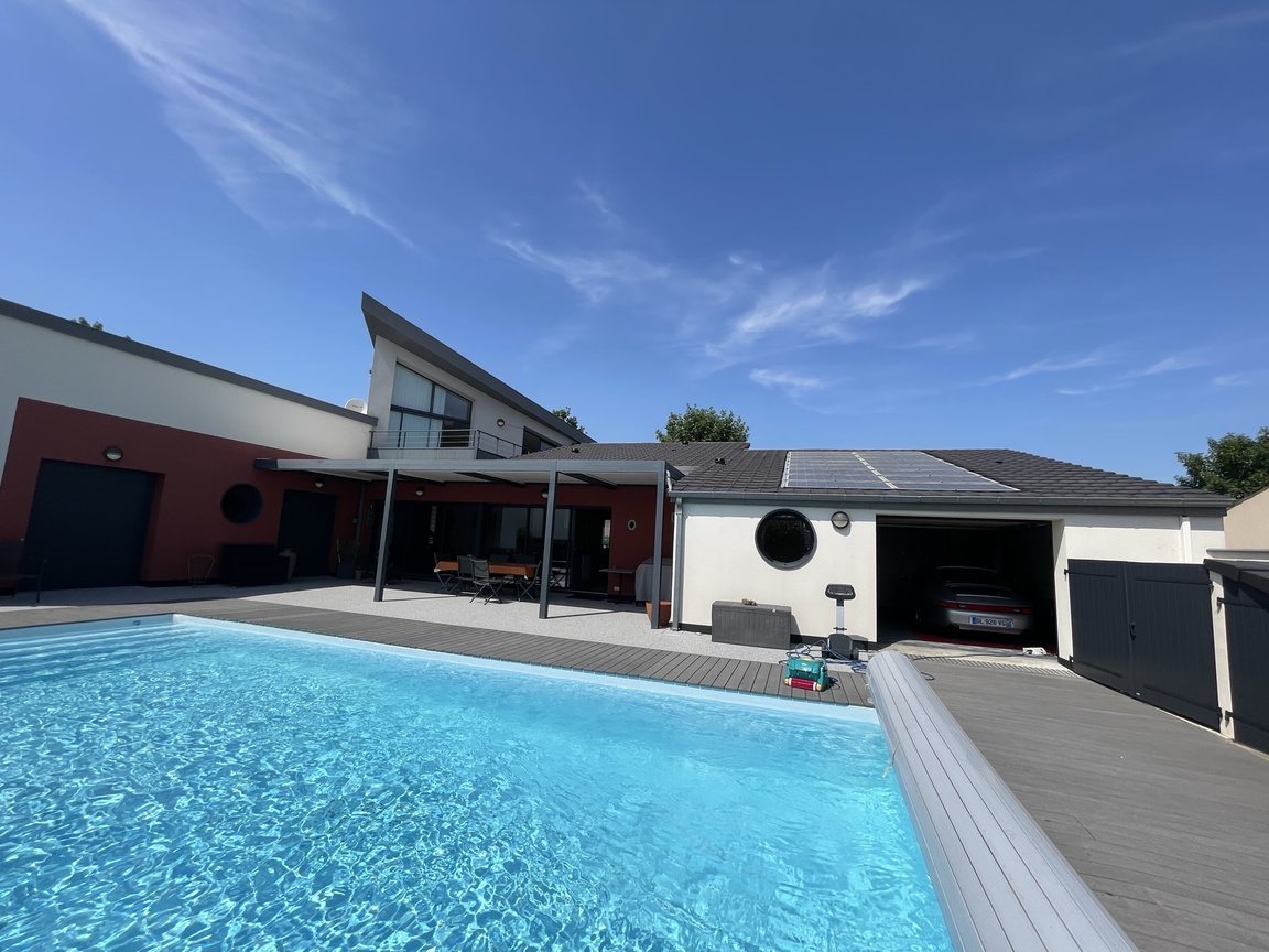 Maison 5 pièces 175 m² · à Saint-Laurent-de-la-Prée · 175 m² · 649 000 €