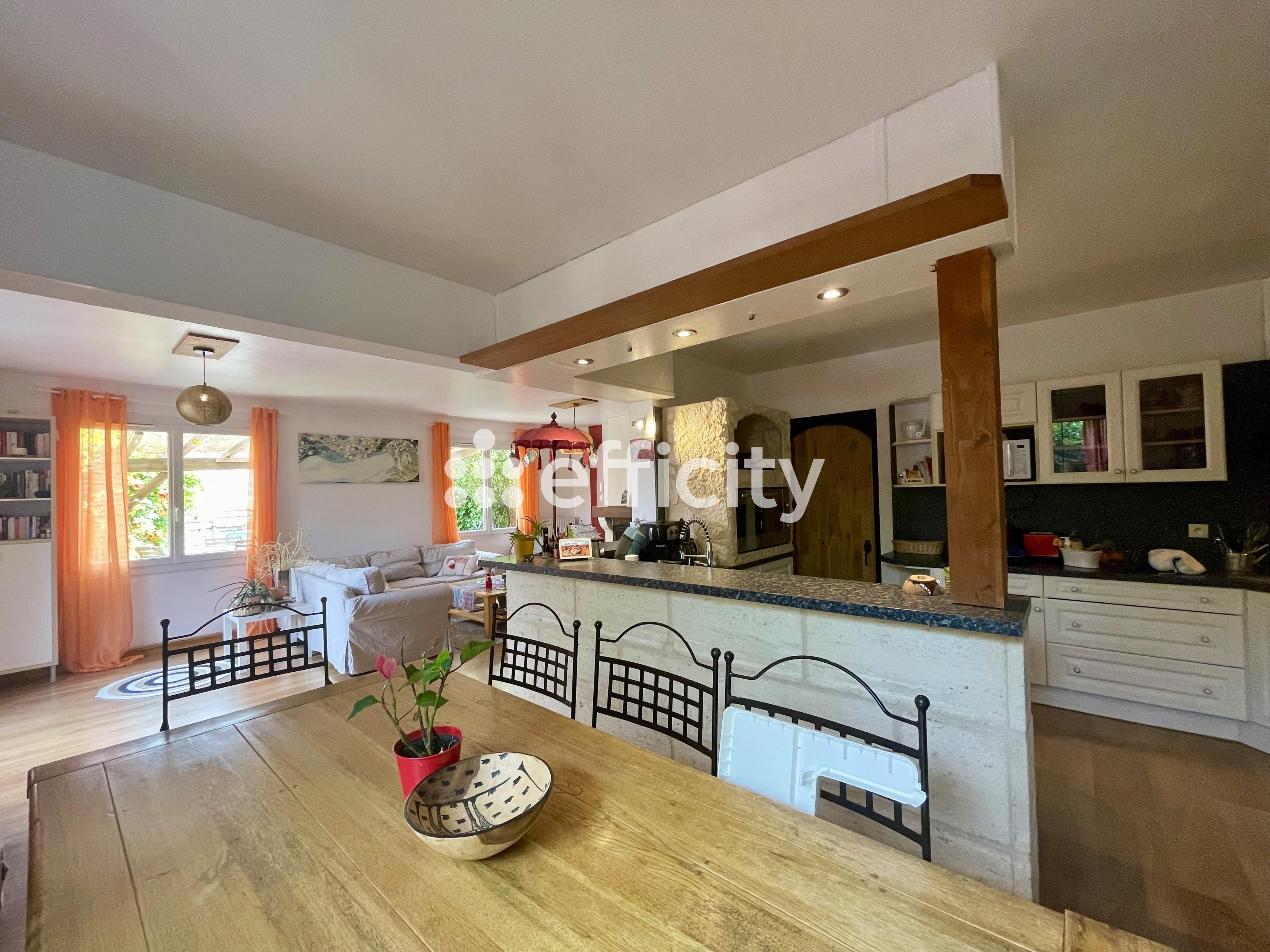 Achat immobilier Maison 6 pièces  155m2 à Coutras (33230) - Photo n°4