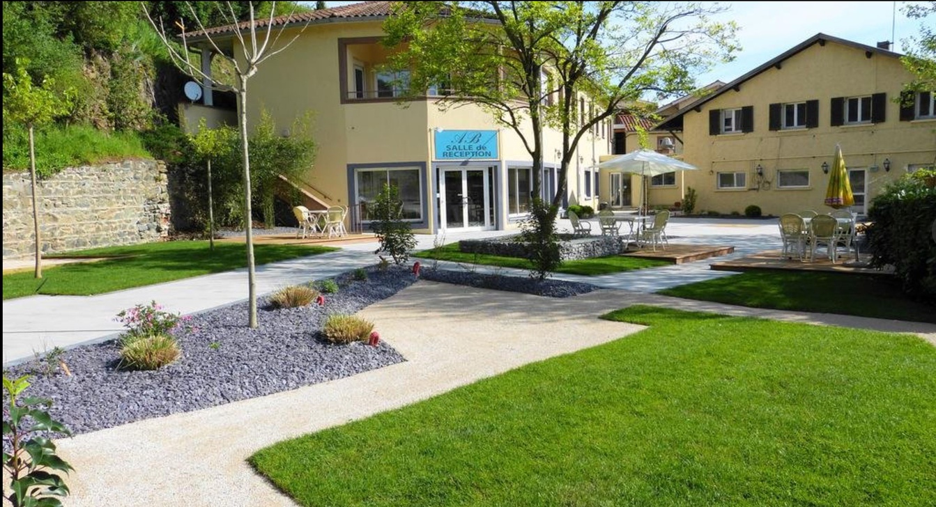 local commercial  - 233m2 à L'Arbresle (69210)