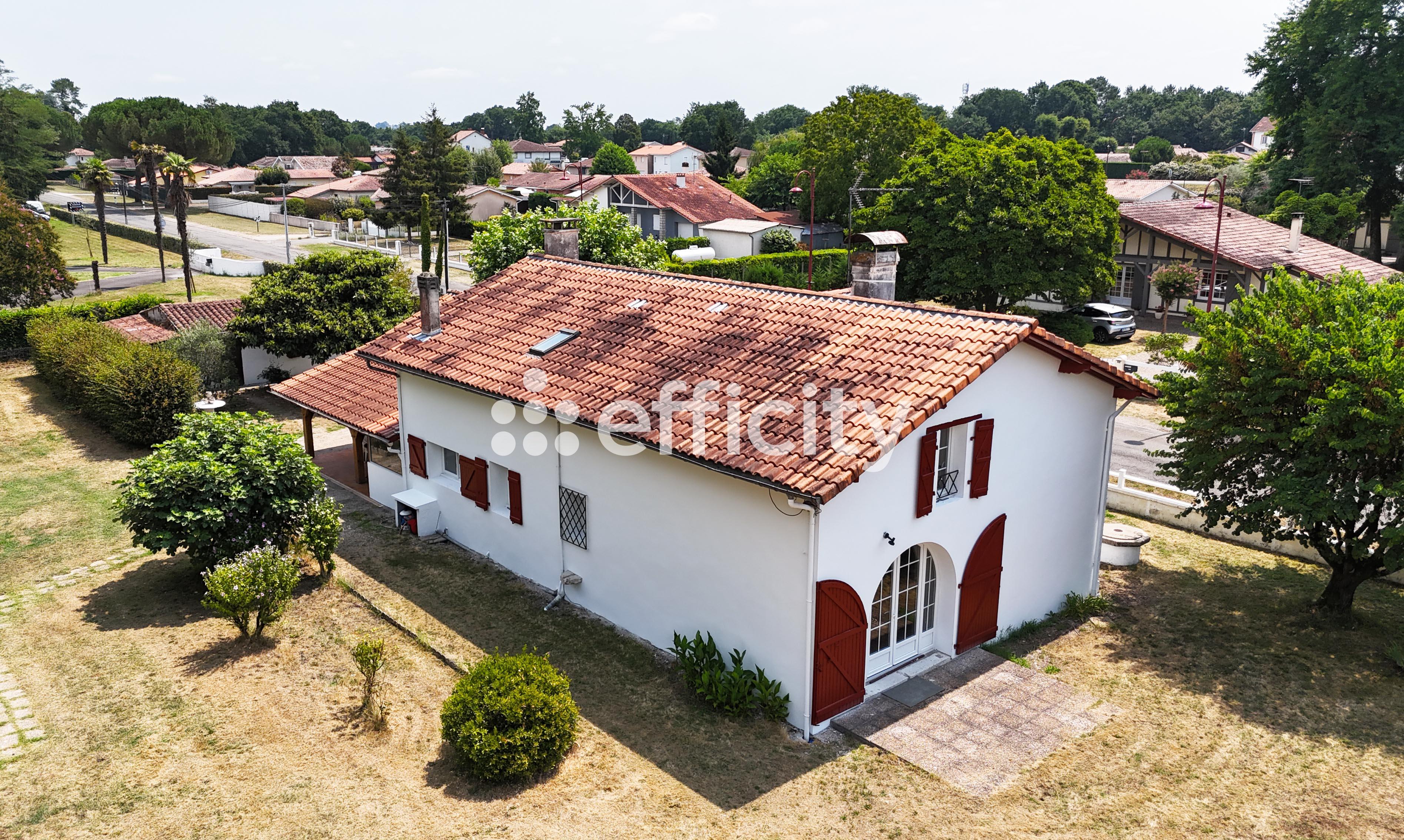 Maison 8 pièces 164 m² · à Hinx · 164 m² · 369 000 €