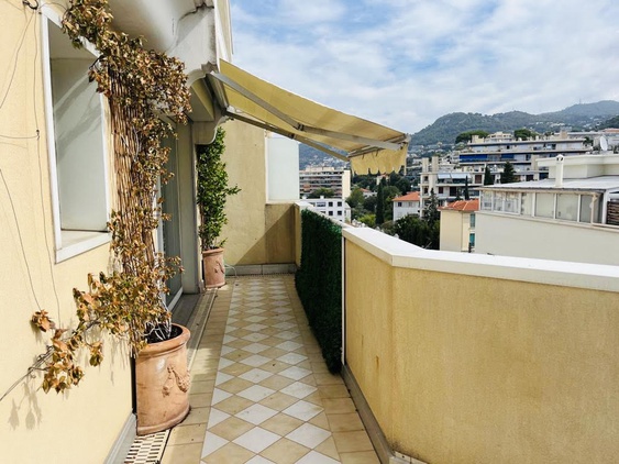 appartement 2 pièces - 40m2 à Nice (06300)