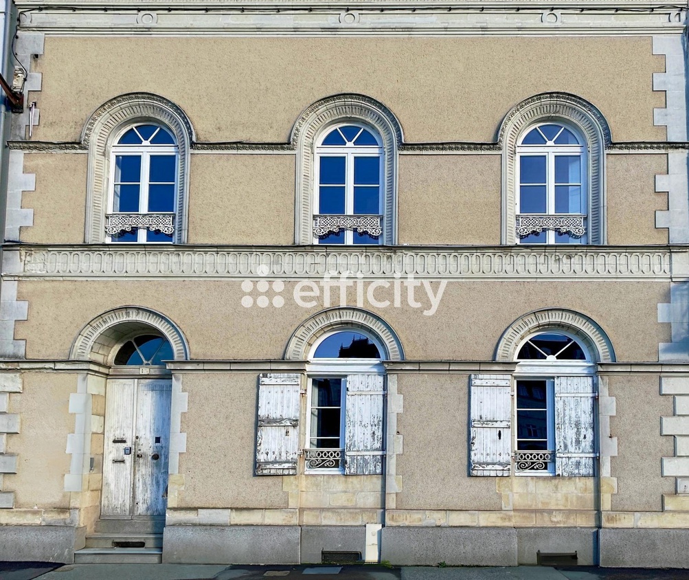 maison 11 pièces - 274m2 à Laval (53000)