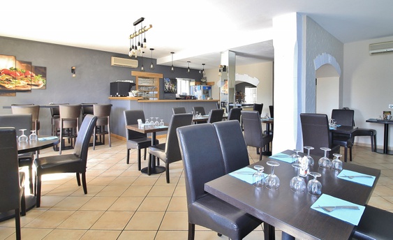 local commercial 4 pièces - 350m2 à Arles (30800)