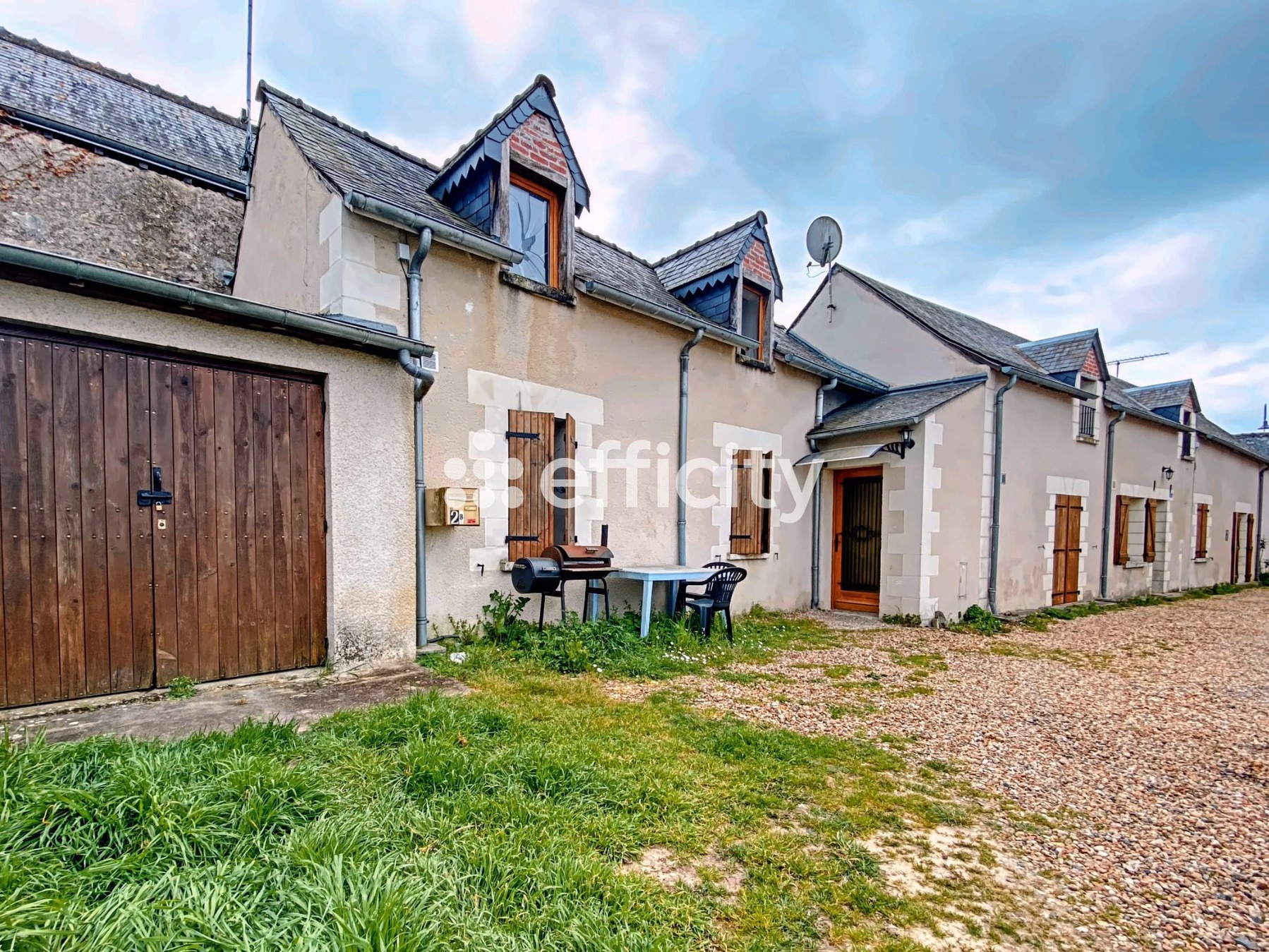 Achat immobilier Immeuble 6 pièces  136m2 à Lignières-de-Touraine (37130) - Photo n°1