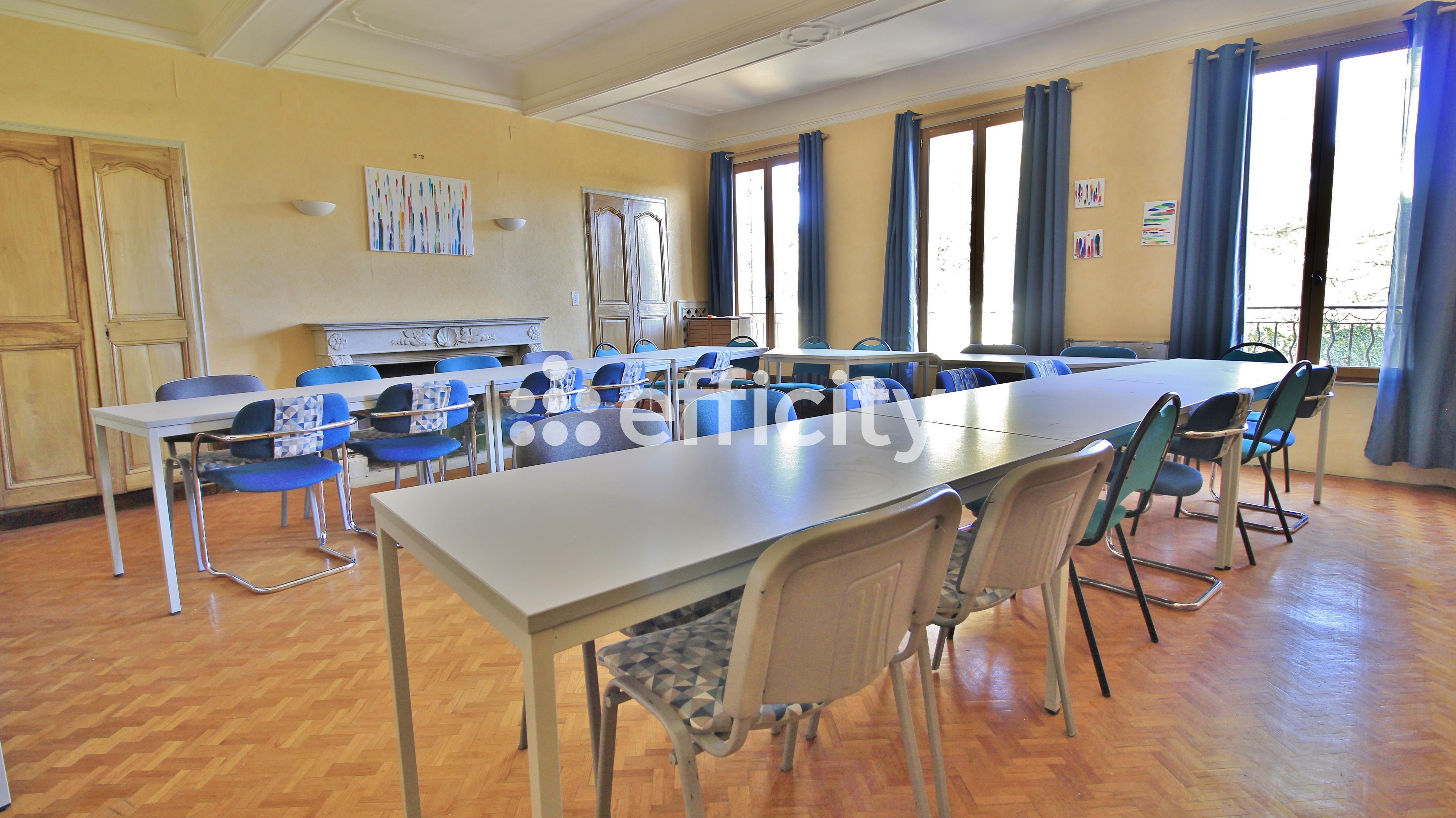 Achat immobilier Maison 33 pièces  1000m2 à Entraigues-sur-la-Sorgue (84320) - Photo n°14