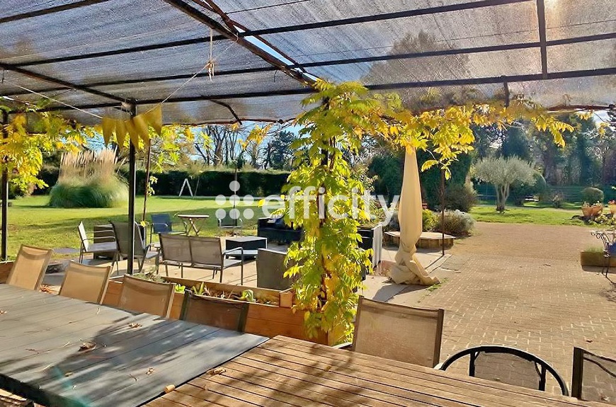 Achat immobilier Maison 33 pièces  1000m2 à Entraigues-sur-la-Sorgue (84320) - Photo n°5