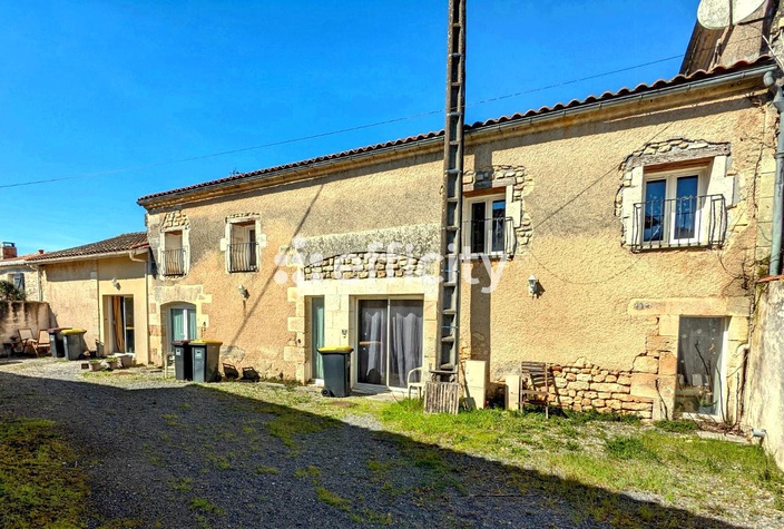 immeuble 12 pièces - 304,0m2 à Claix (16440)