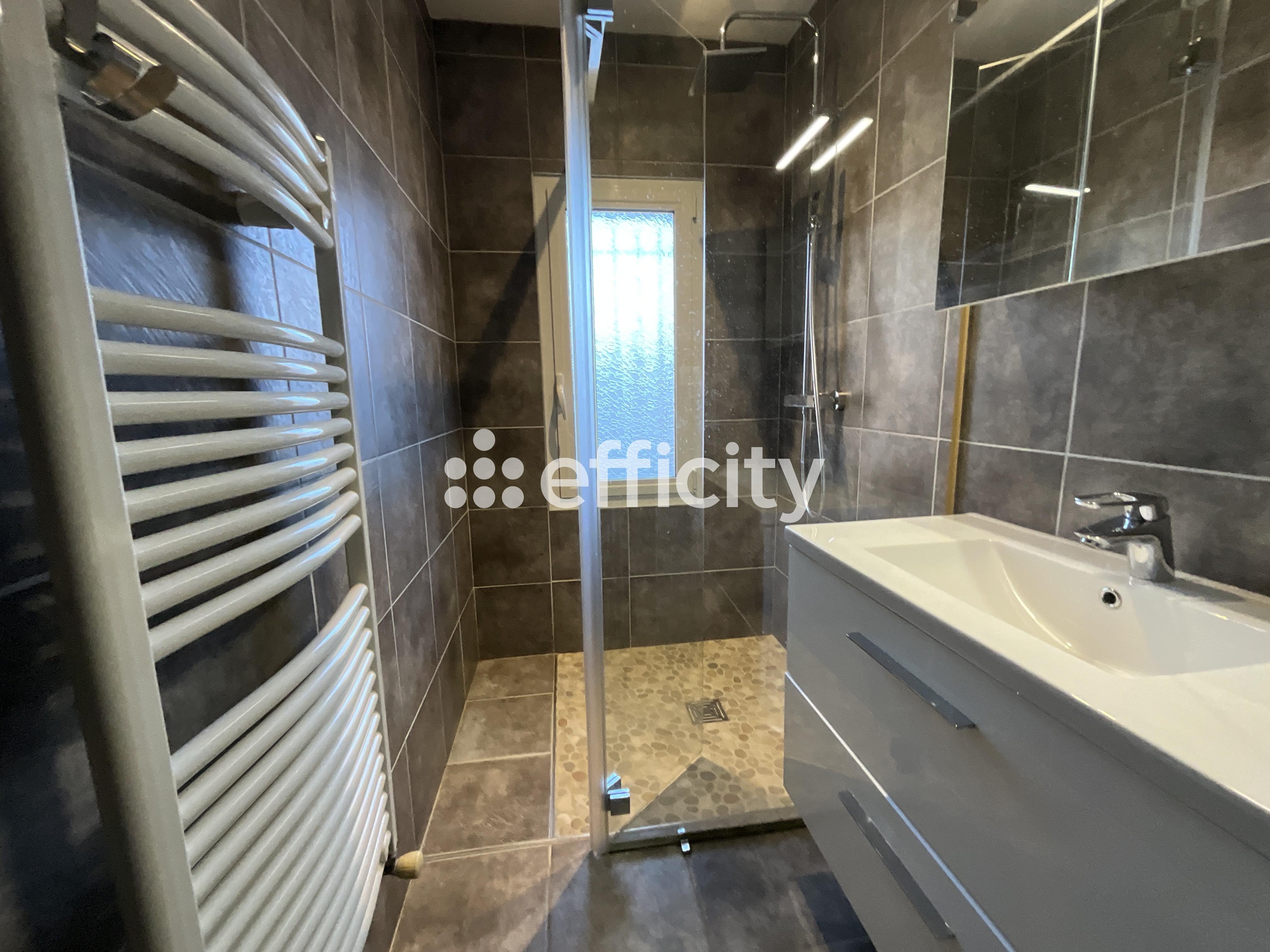 Achat immobilier Maison 6 pièces  180m2 à Saint-Julien-en-Saint-Alban (07000) - Photo n°22