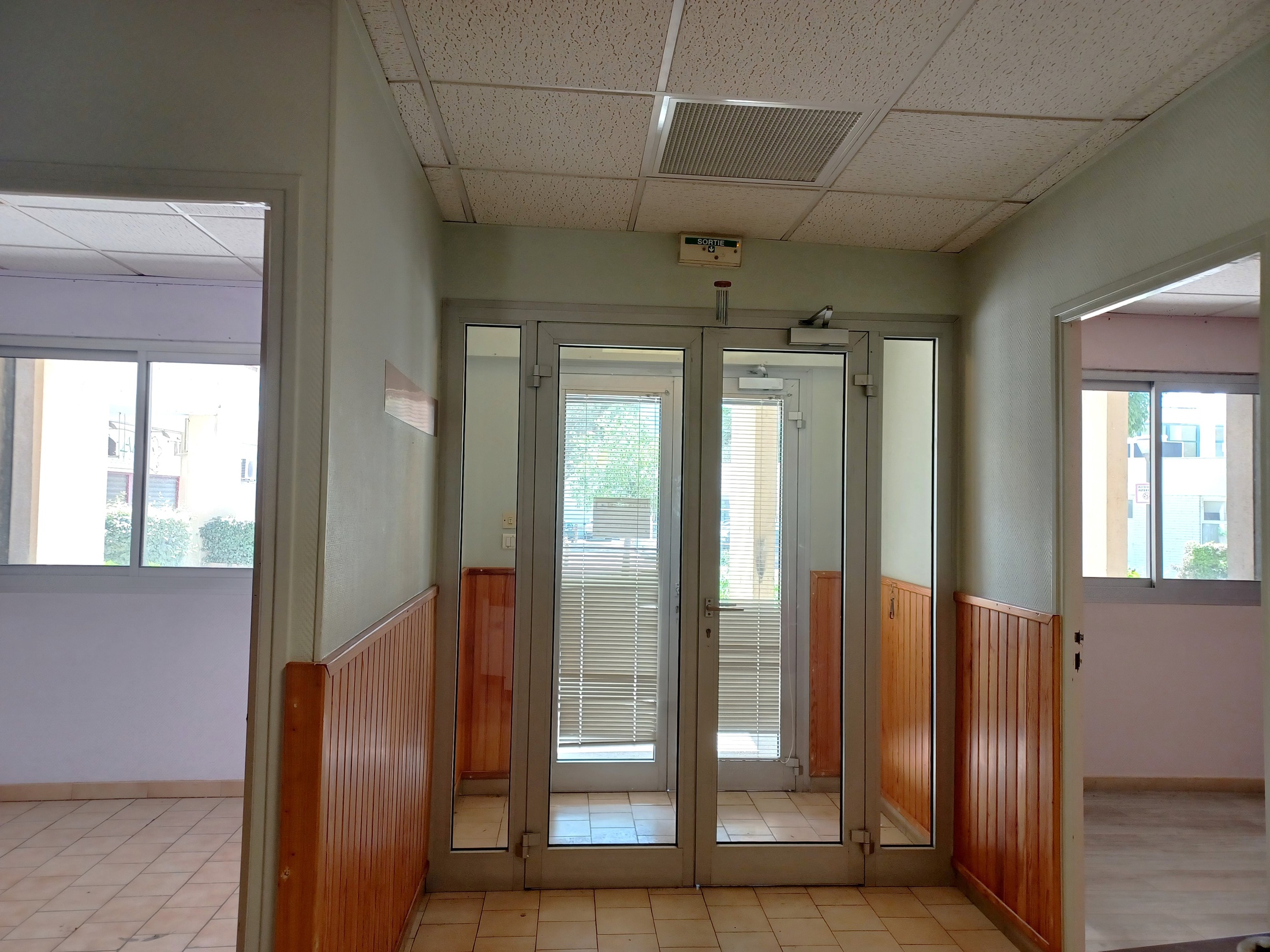 local-commercial 8 pièces - 132m2 à Fos-sur-Mer (13270)