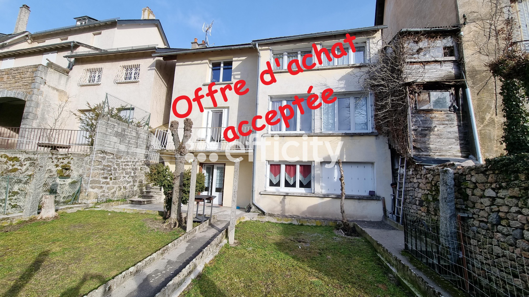 immeuble 7 pièces - 110m2 à Saint-Chély-d'Apcher (48200)