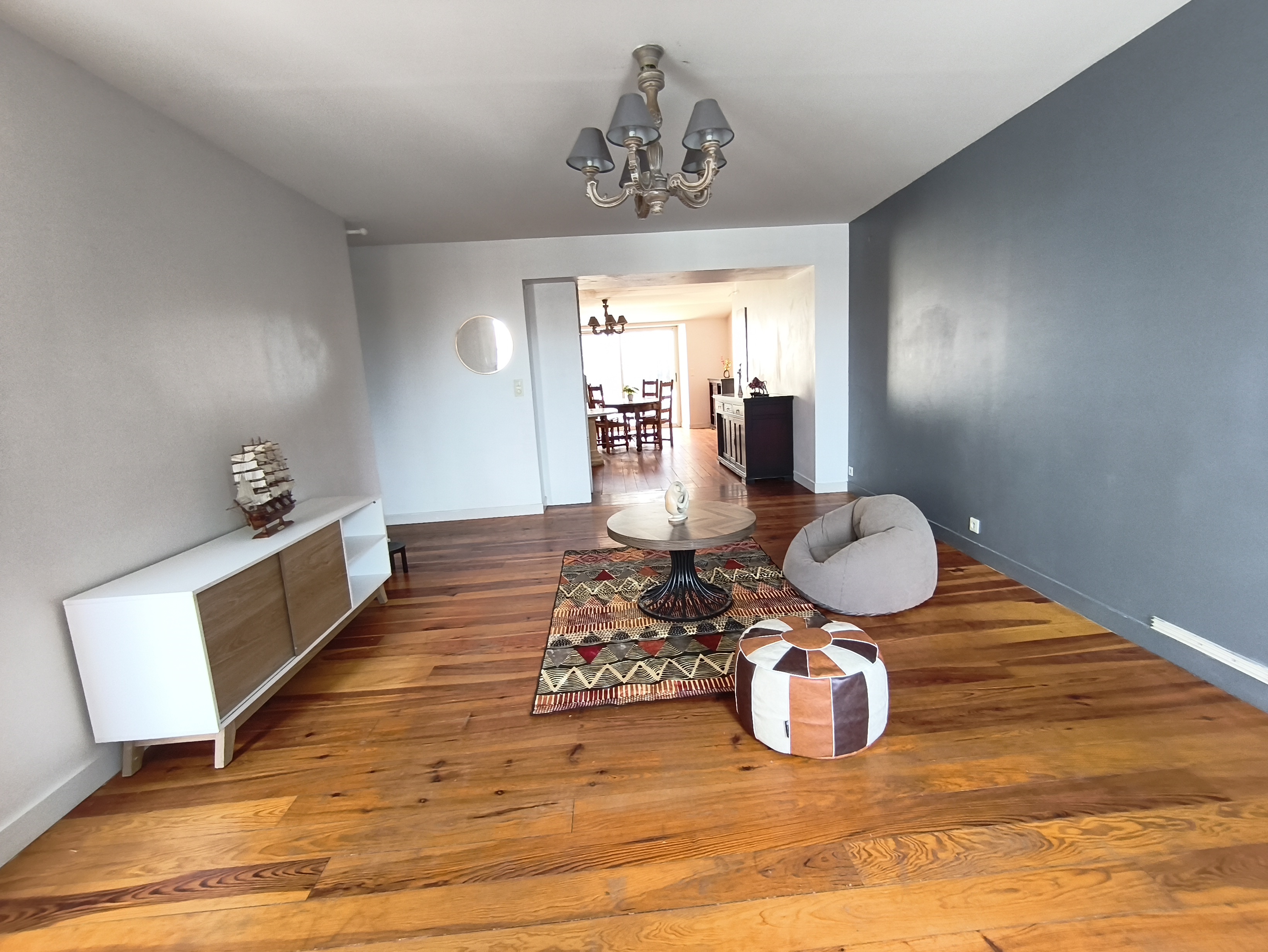 Immeuble 10 pièces 230 m² · à Fenioux · 230 m² · 206 500 €