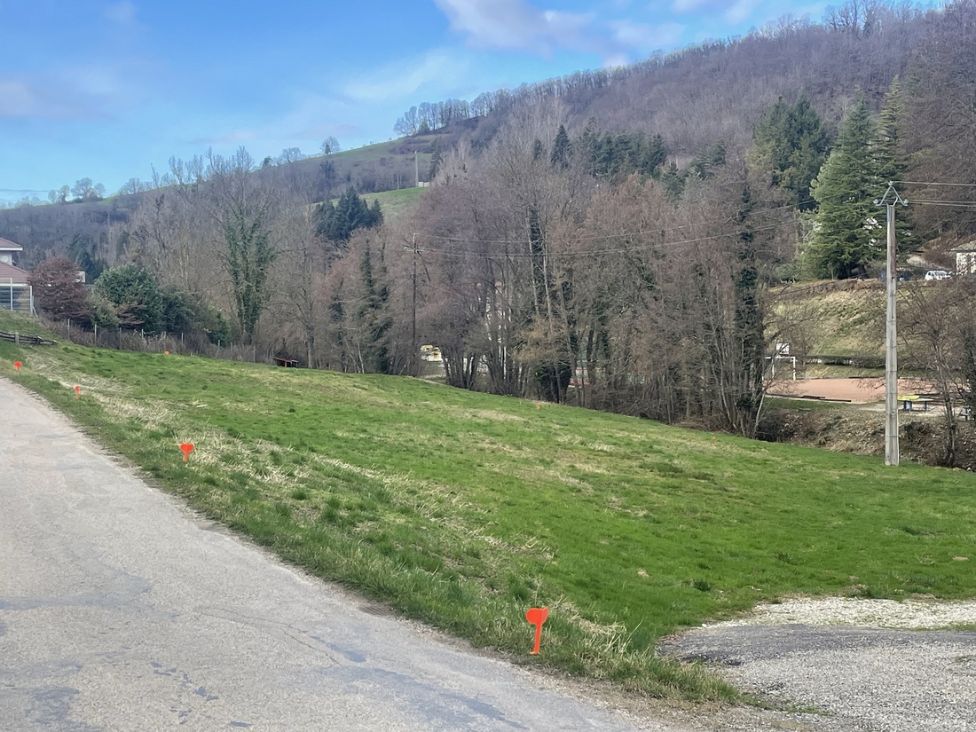 terrain  - 651m2 à La Forteresse (38590)