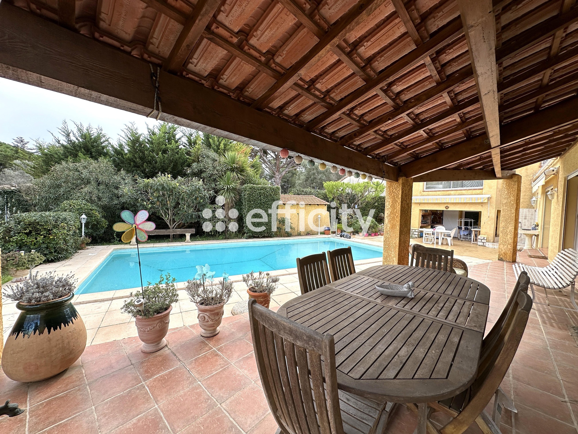 maison 7 pièces - 185m2 à La Couronne (13500)