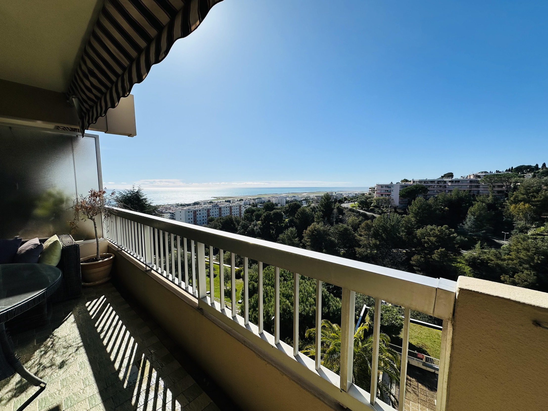 appartement 3 pièces - 96m2 à Nice (06200)