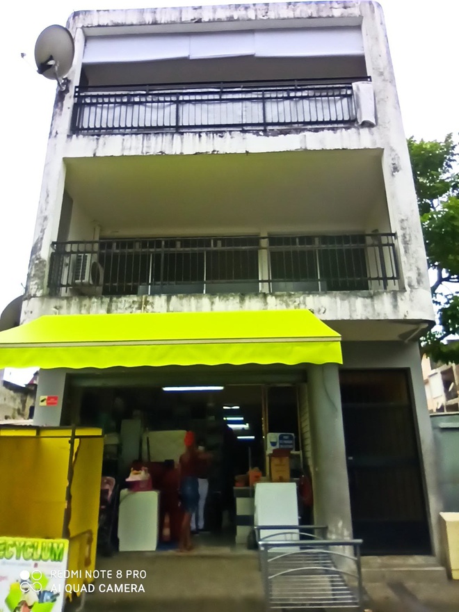 immeuble 7 pièces - 260m2 à Les Abymes (97139)