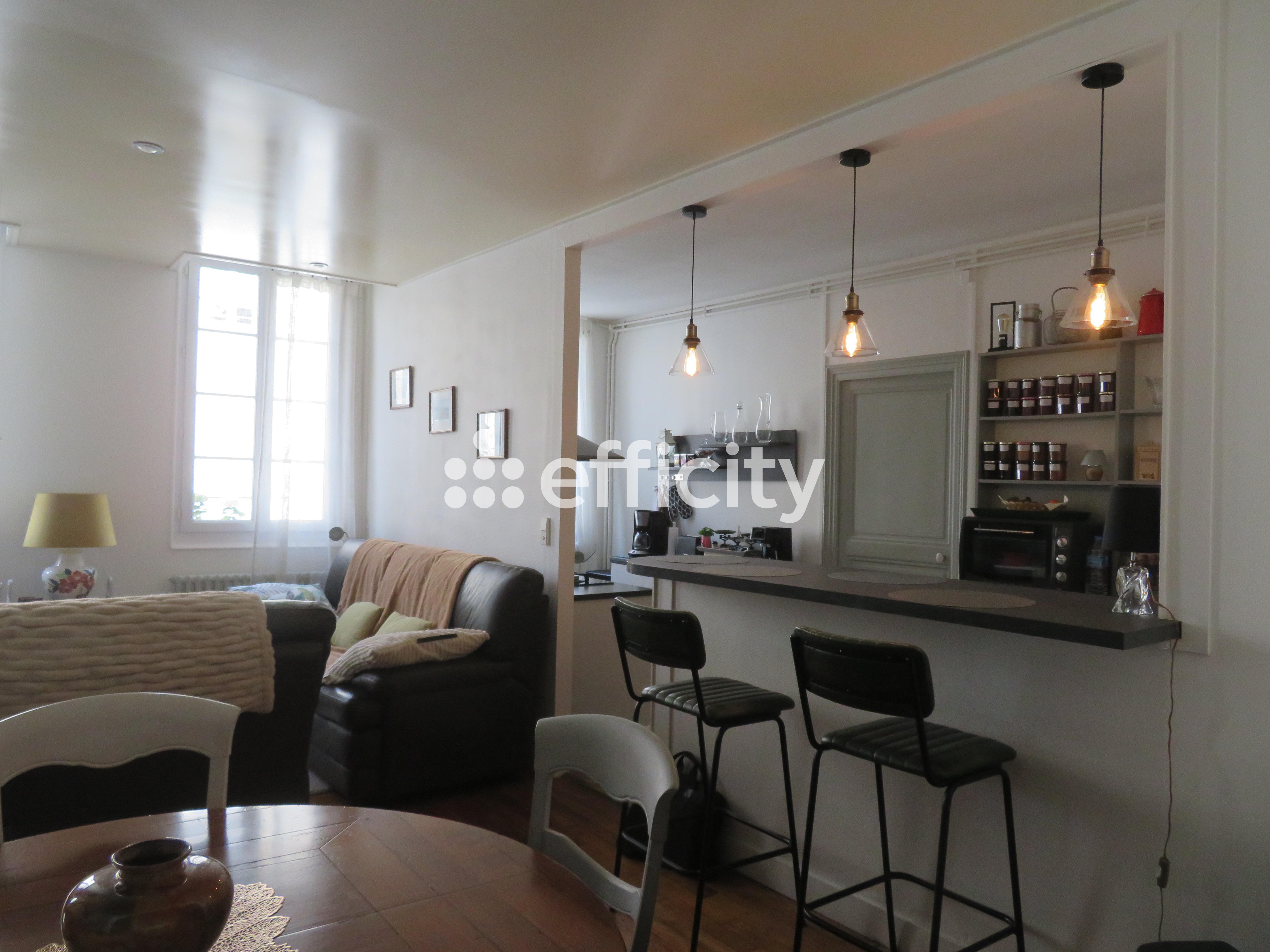 Achat immobilier Appartement 3 pièces  77m2 à Rochefort (17300) - Photo n°1