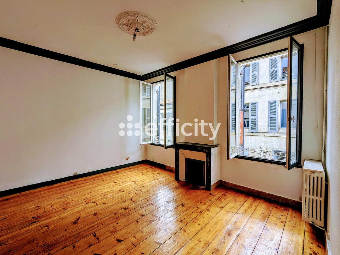 immeuble 7 pièces - 243m2 à Cognac (16100)