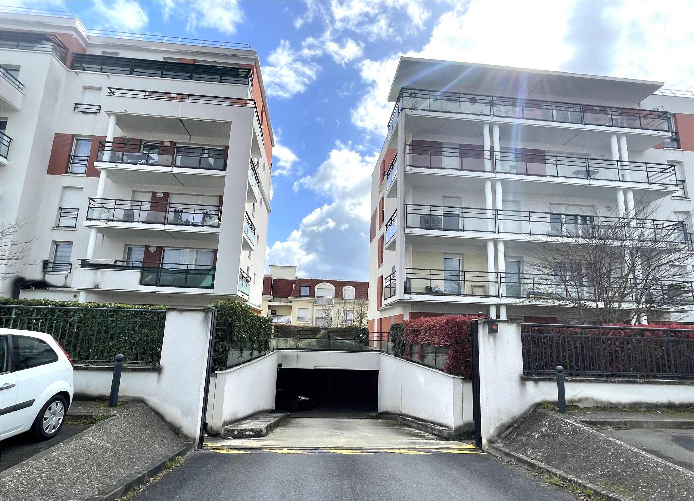 parking  - 14m2 à Saint-Fargeau-Ponthierry (77310)